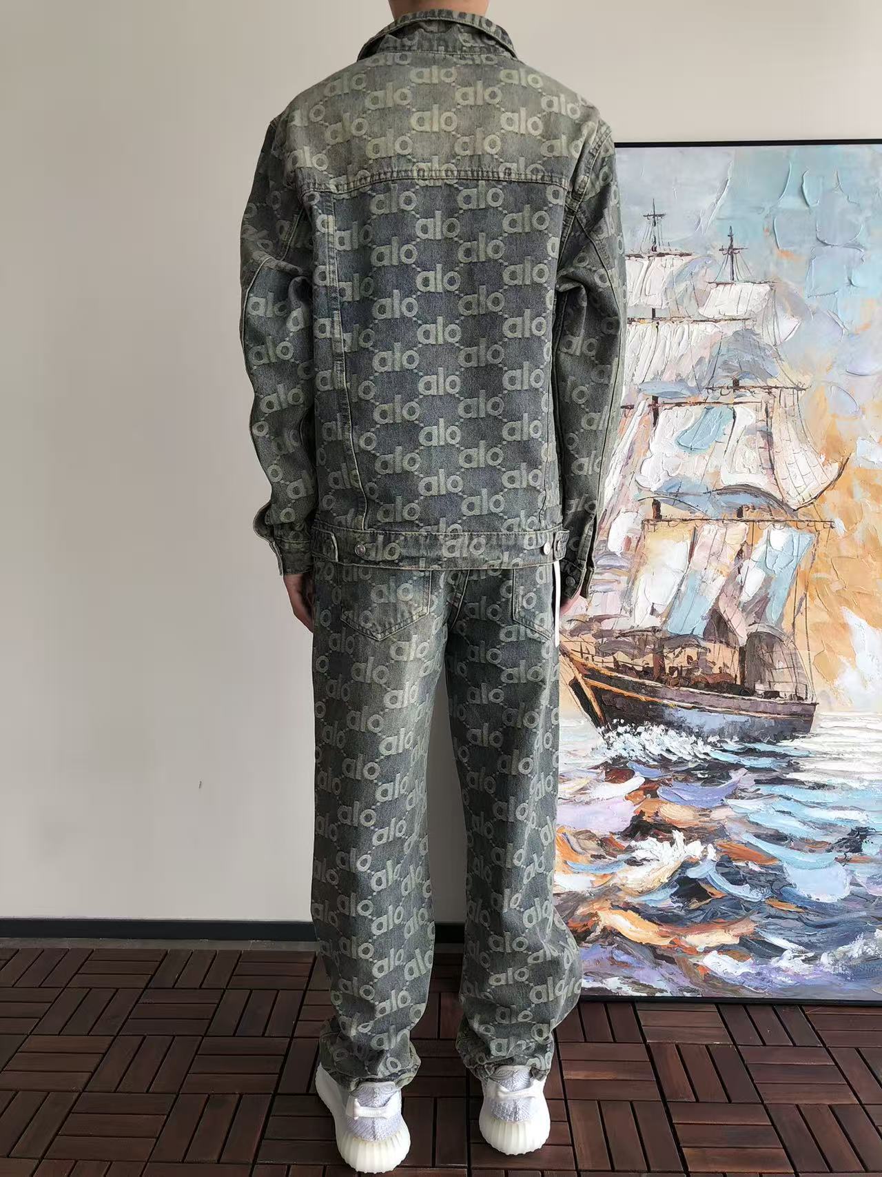 Alo Yoga Jacket & Pants Set