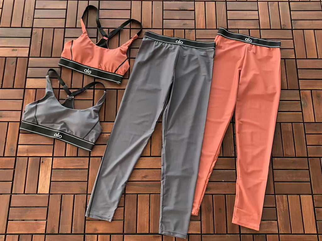 Alo Yoga Women's Yoga Set