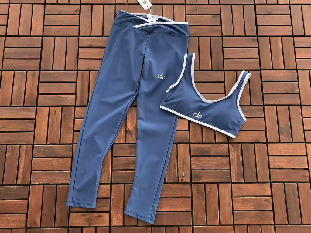 Alo Yoga Women's Yoga Set
