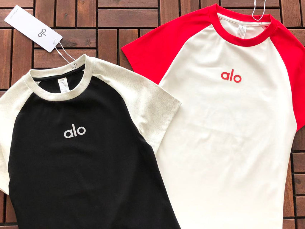 Alo Yoga Women's T-Shirt