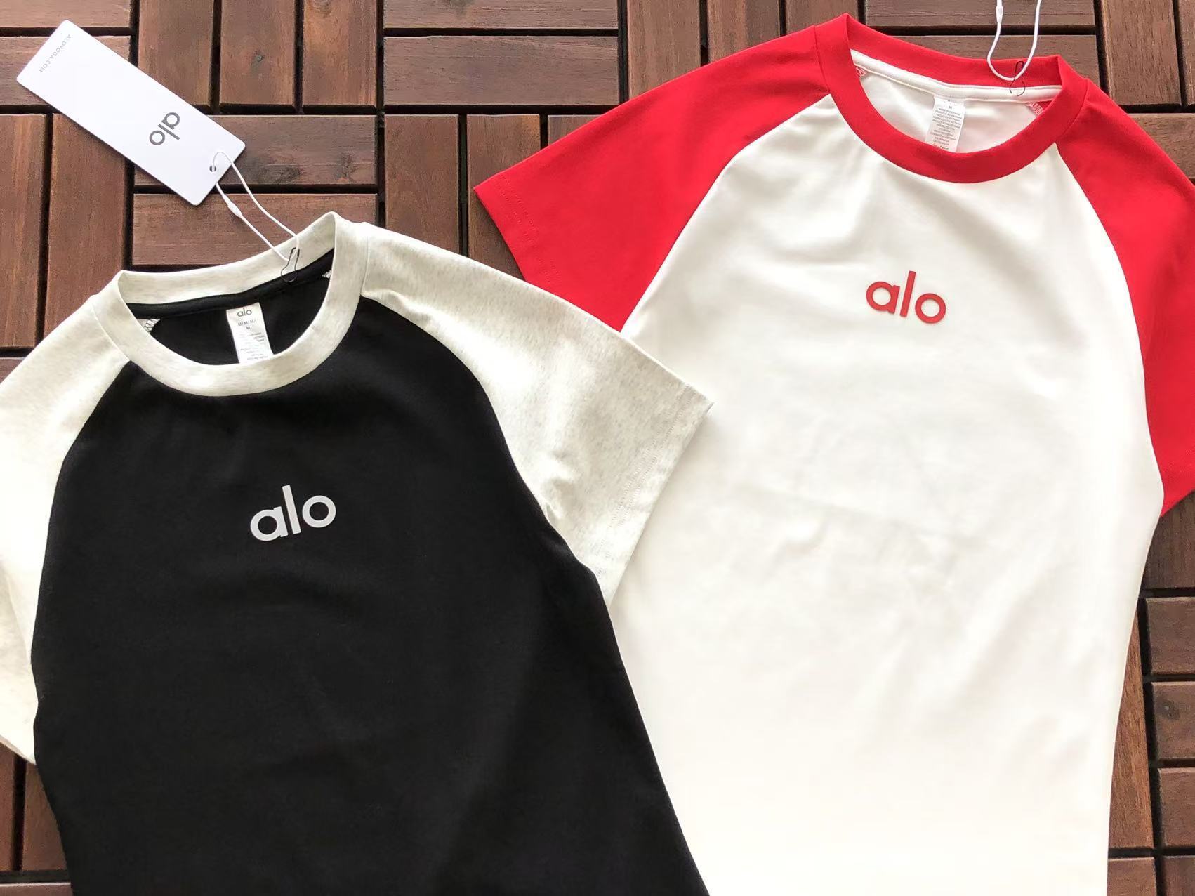Alo Yoga Women's T-Shirt