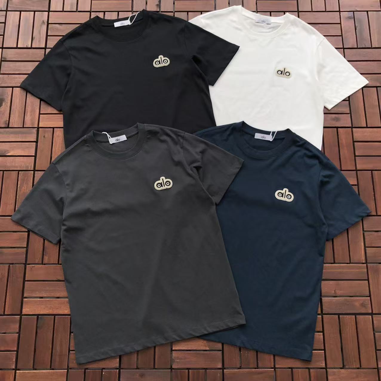 Alo Yoga T-Shirt