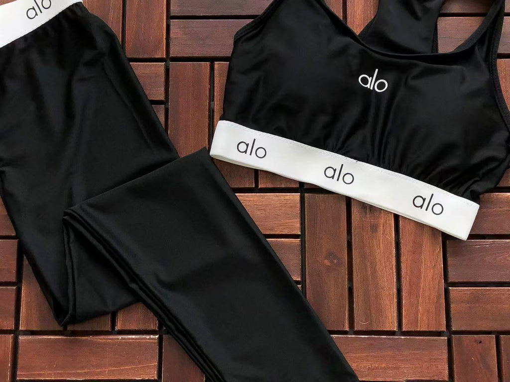Alo Yoga Women's Bra & Leggings Set