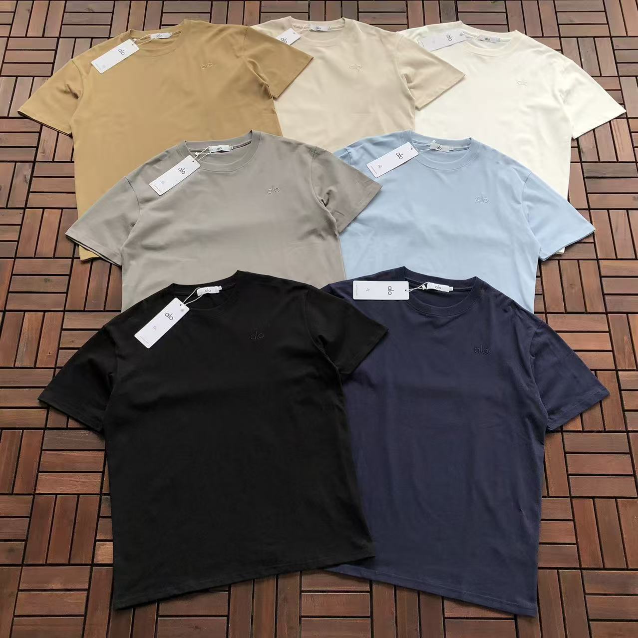 Alo Yoga T-Shirt