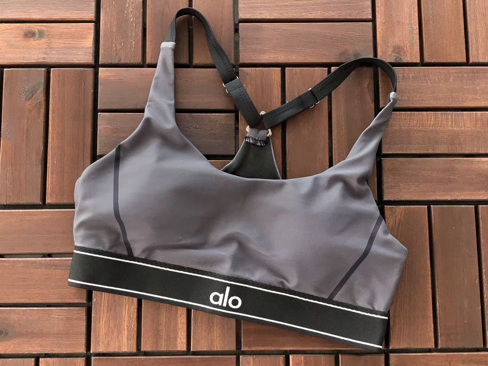 Alo Yoga Women's Yoga Set