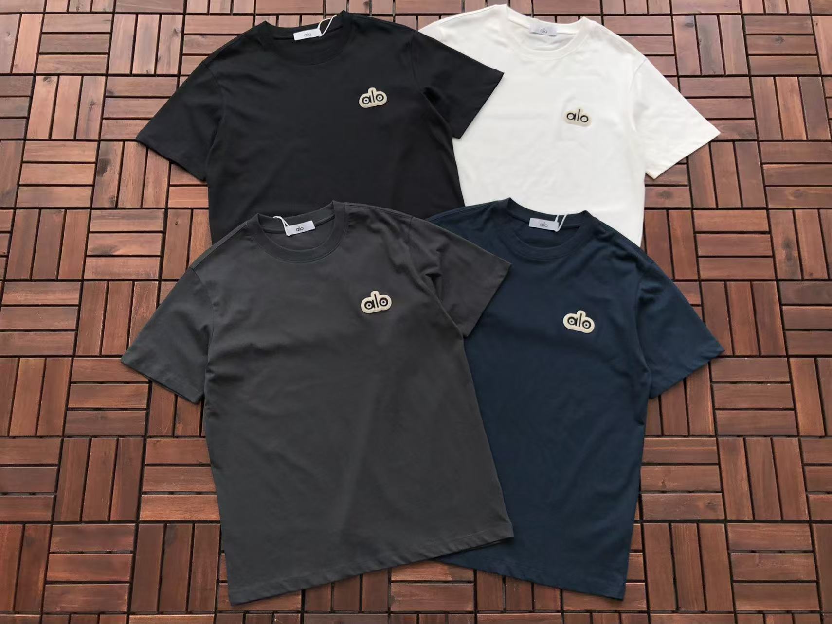 Alo Yoga T-Shirt