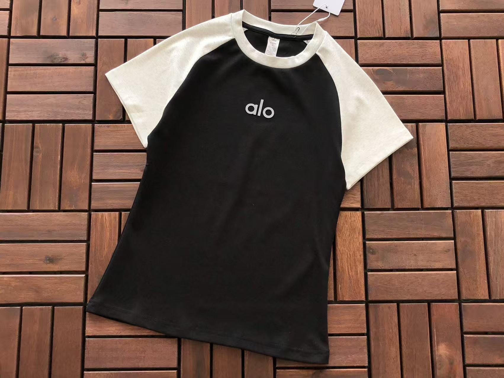 Alo Yoga Women's T-Shirt