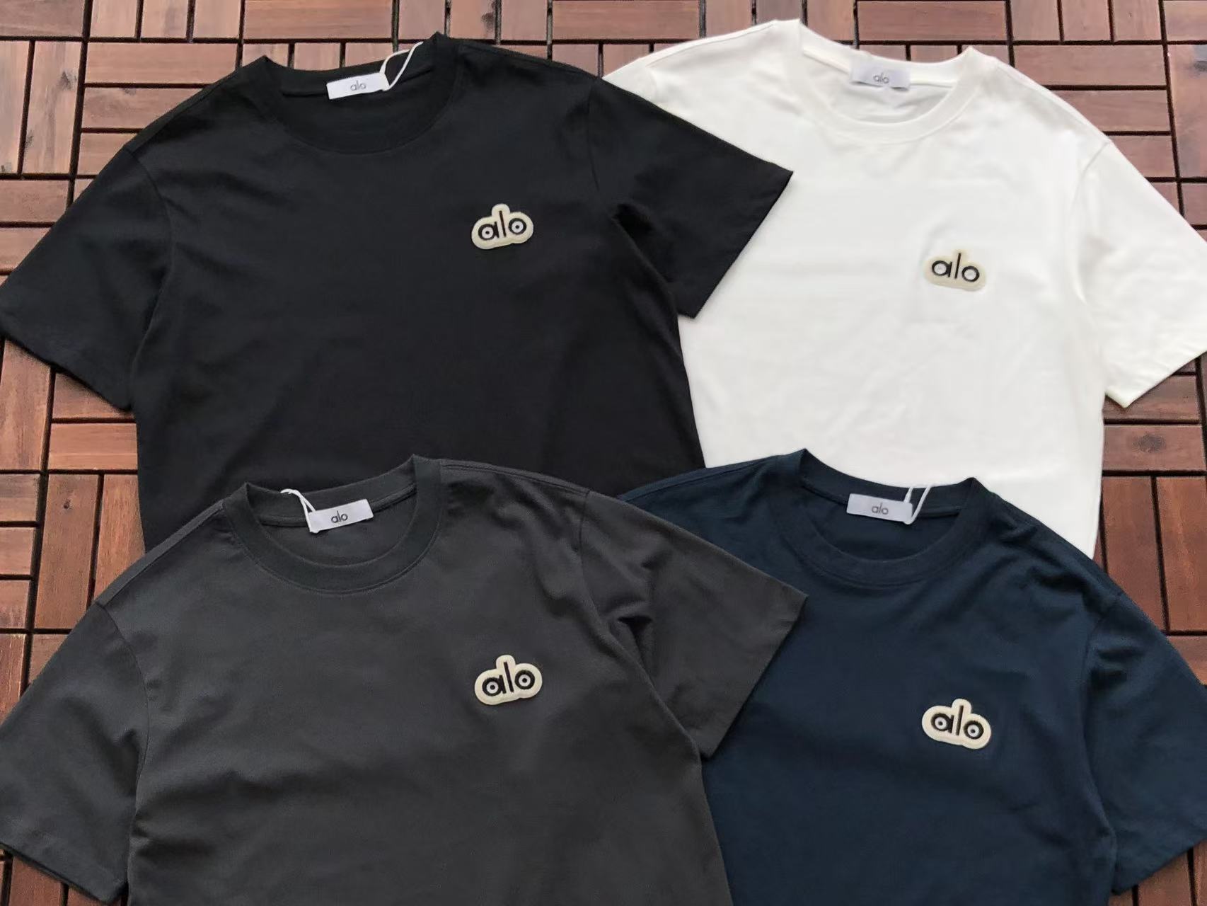 Alo Yoga T-Shirt