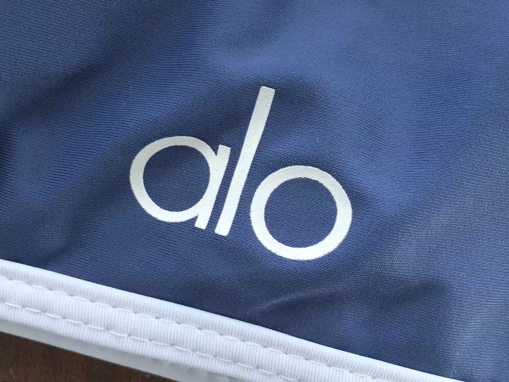 Alo Yoga Women's Yoga Set