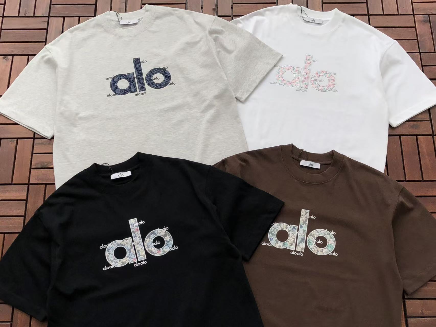 Alo Yoga T-Shirt