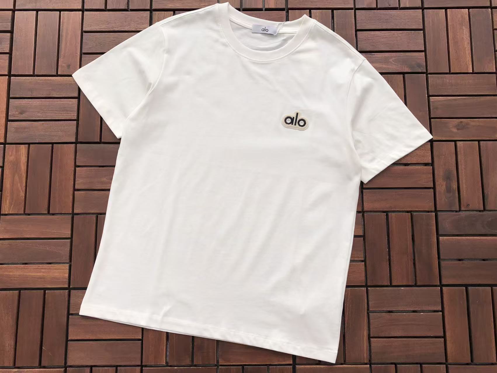 Alo Yoga T-Shirt