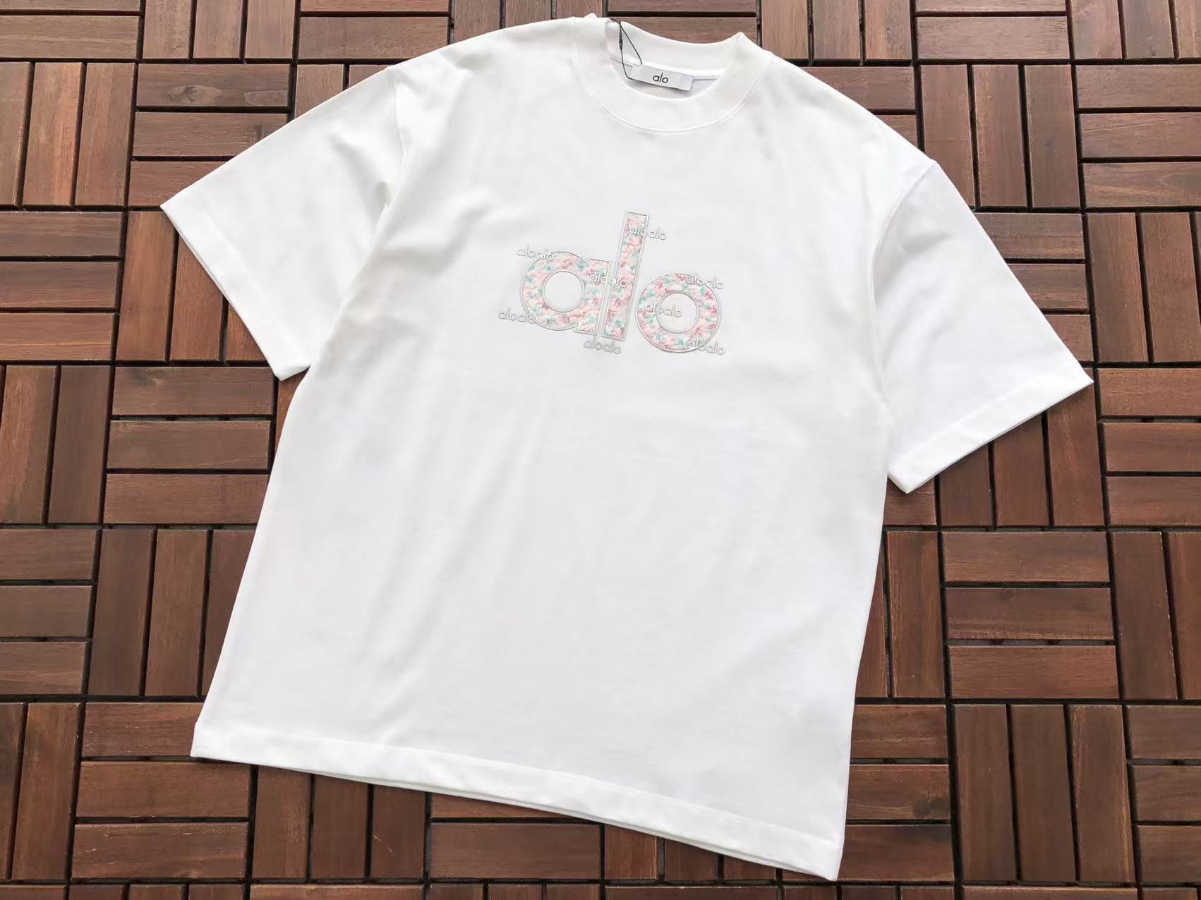 Alo Yoga T-Shirt