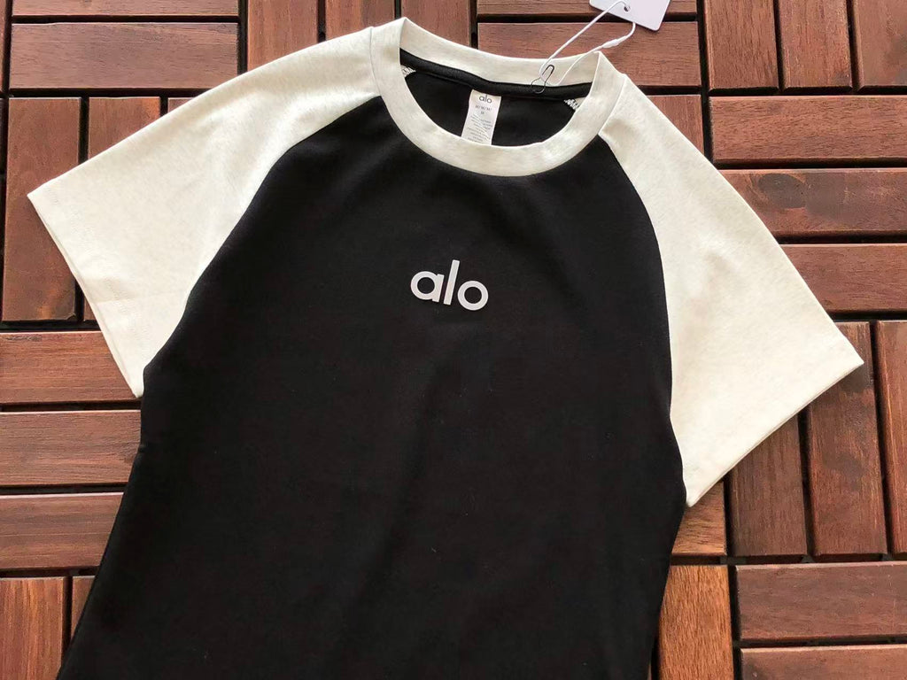 Alo Yoga Women's T-Shirt