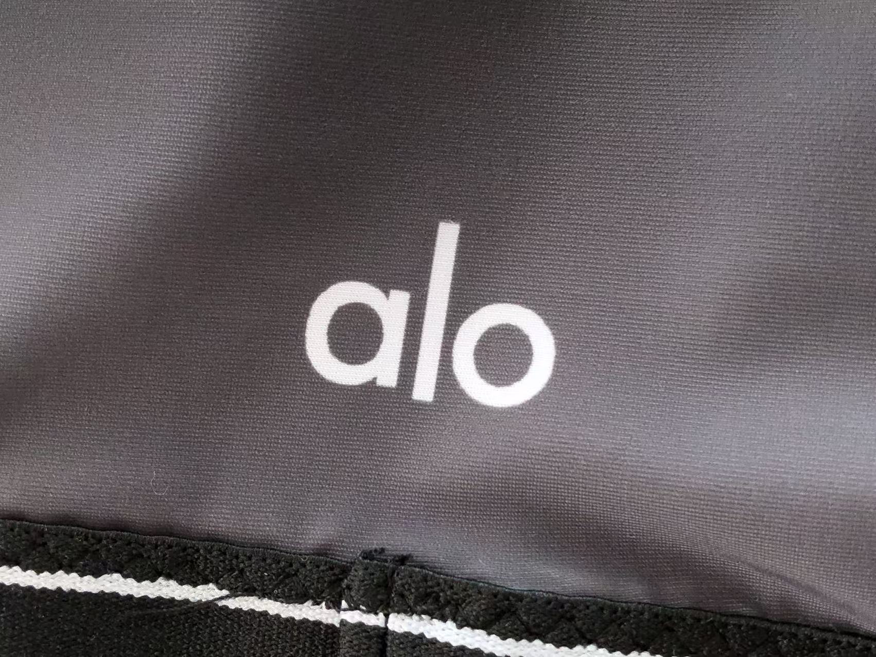 Alo Yoga Women's Yoga Set