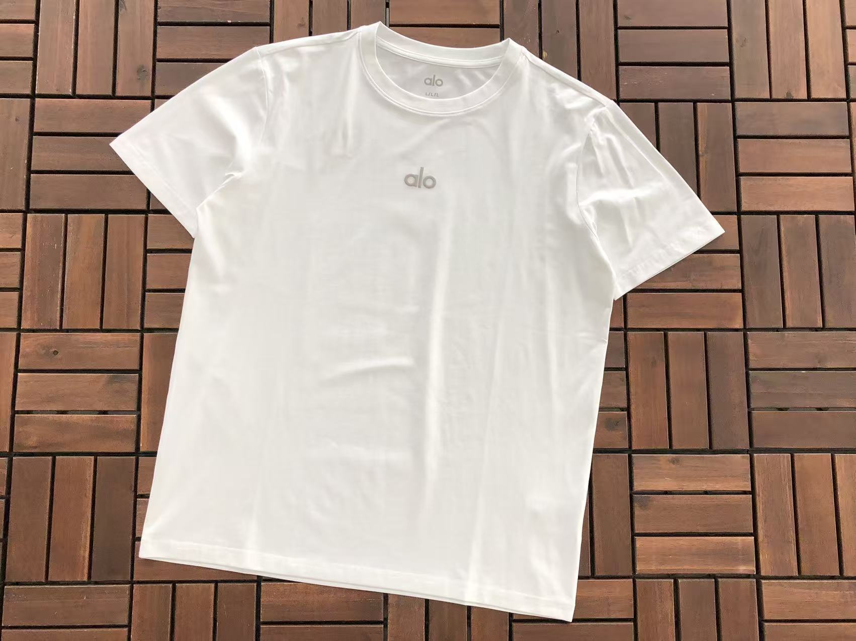 Alo Yoga T-Shirt