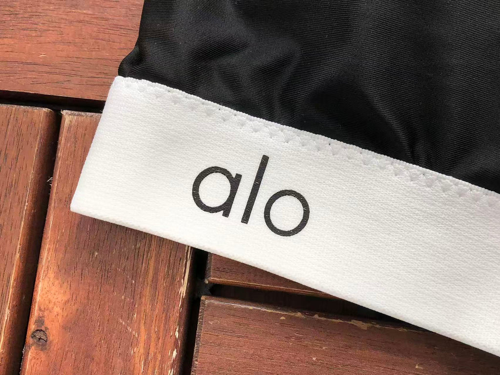 Alo Yoga Women's Bra & Leggings Set