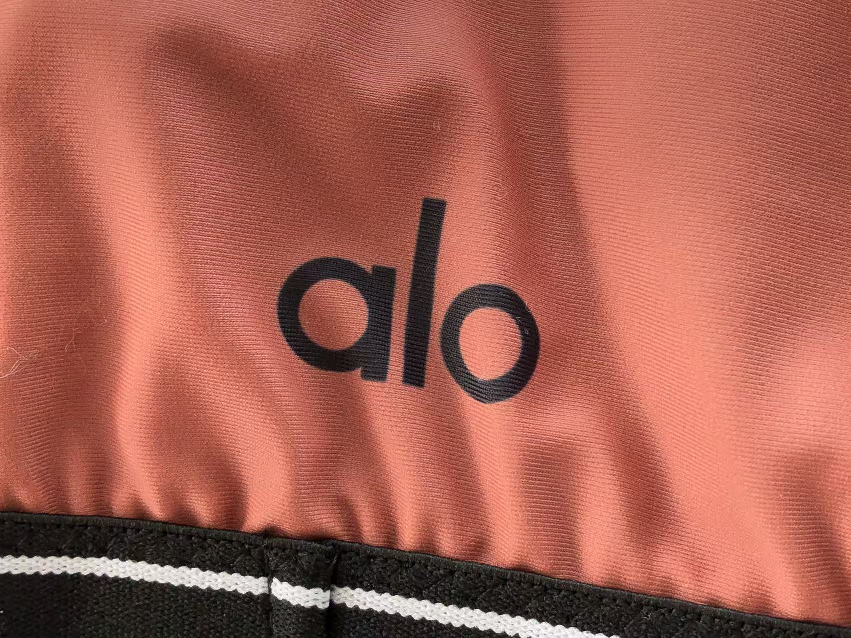 Alo Yoga Women's Yoga Set