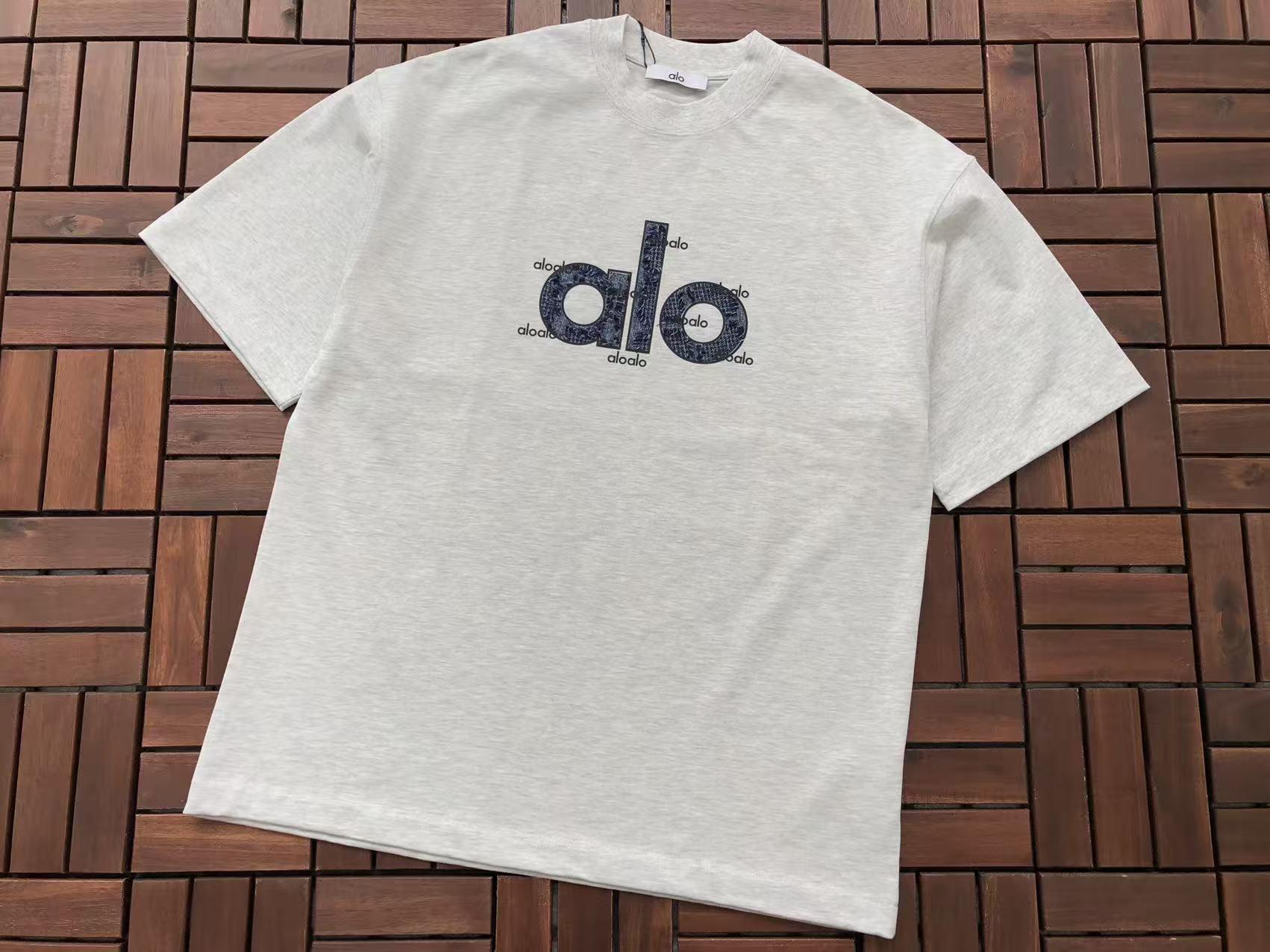 Alo Yoga T-Shirt