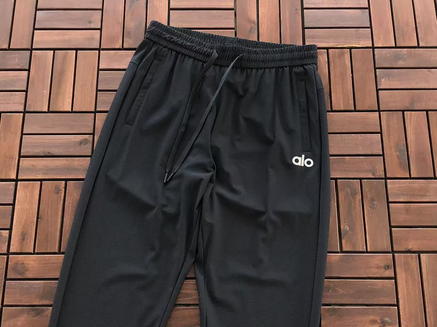 Alo Yoga Trousers