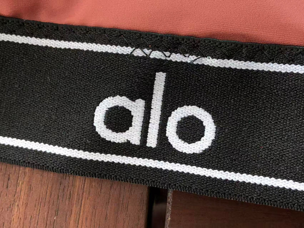 Alo Yoga Women's Yoga Set