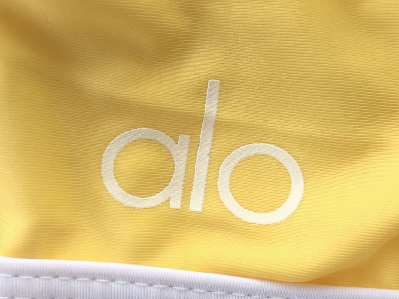 Alo Yoga Women's Bra & Leggings Set