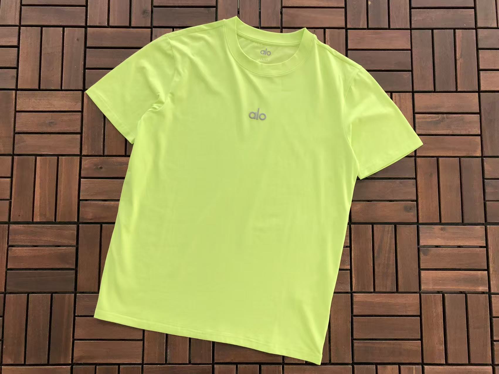 Alo Yoga T-Shirt