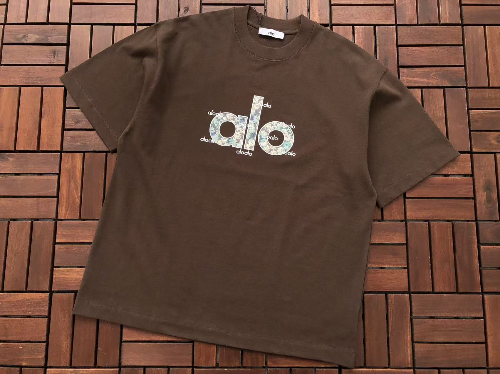 Alo Yoga T-Shirt