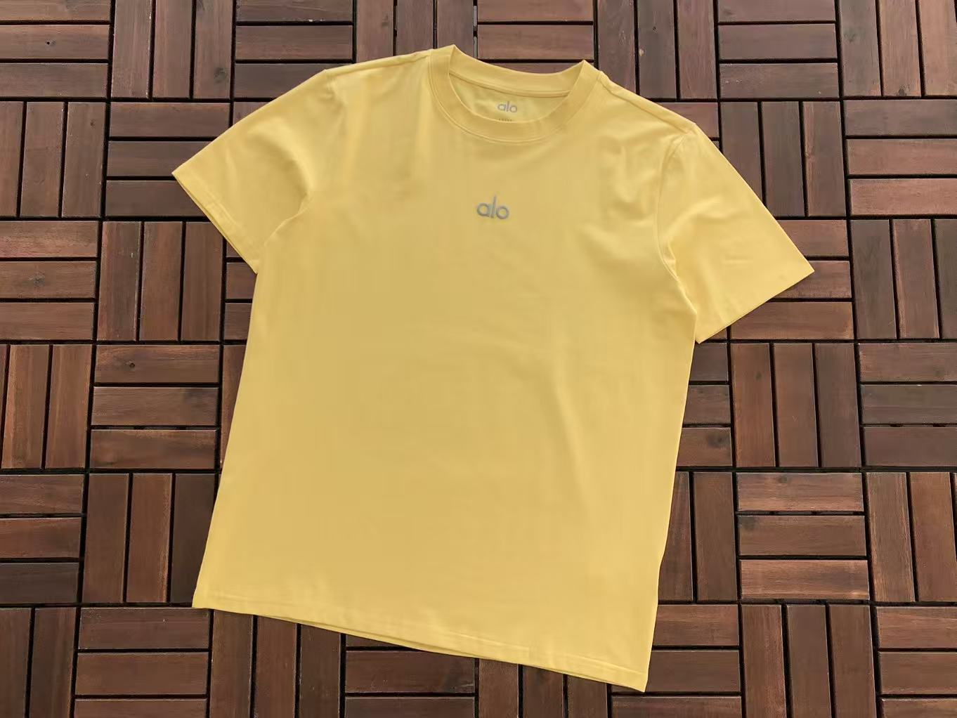 Alo Yoga T-Shirt