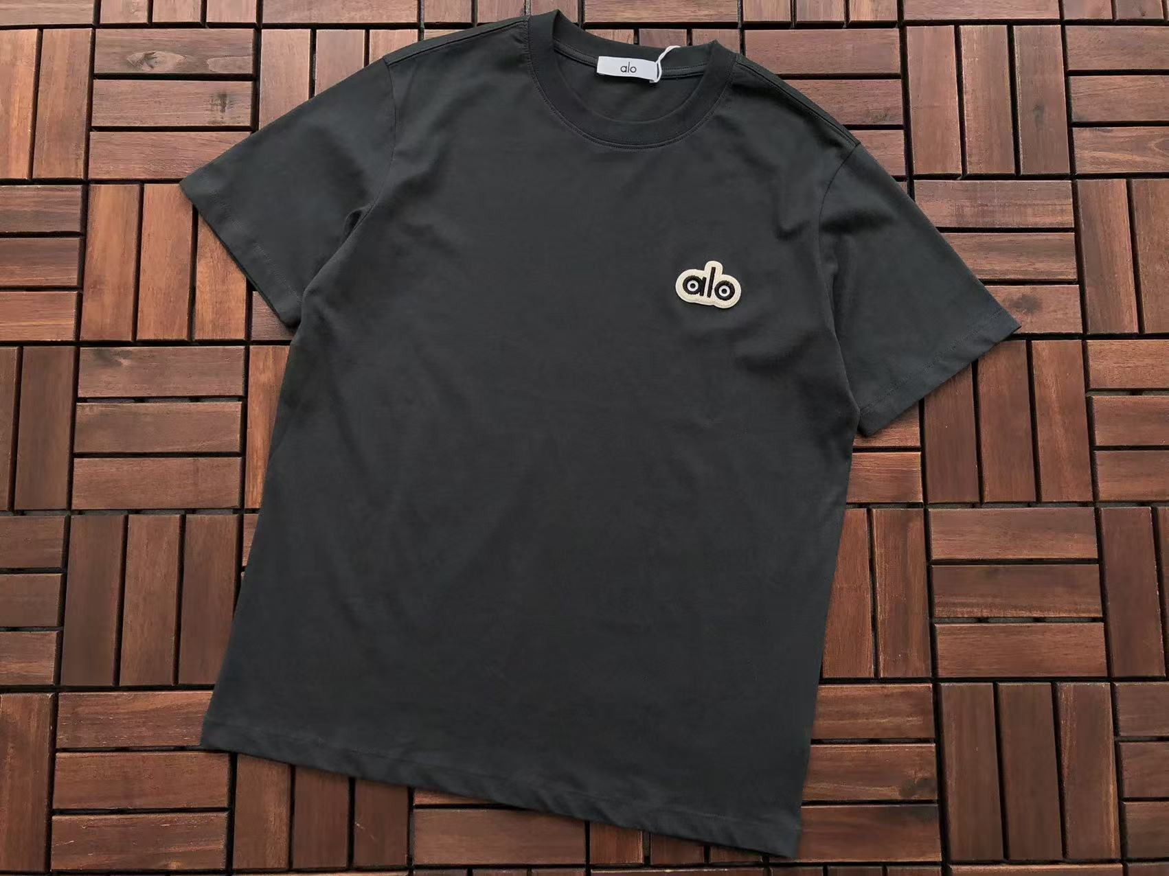 Alo Yoga T-Shirt