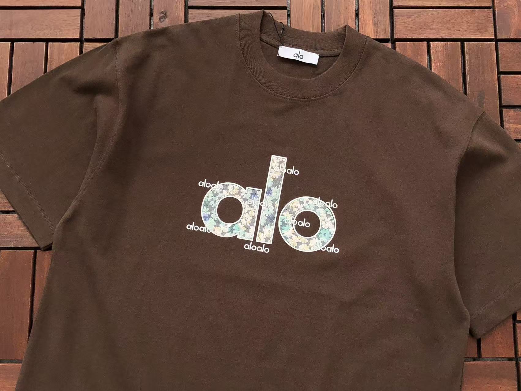 Alo Yoga T-Shirt