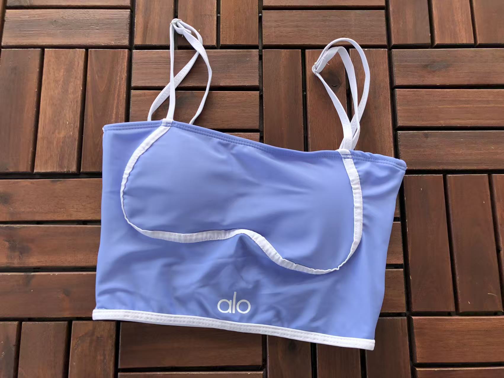 Alo Yoga Women's Bra & Leggings Set