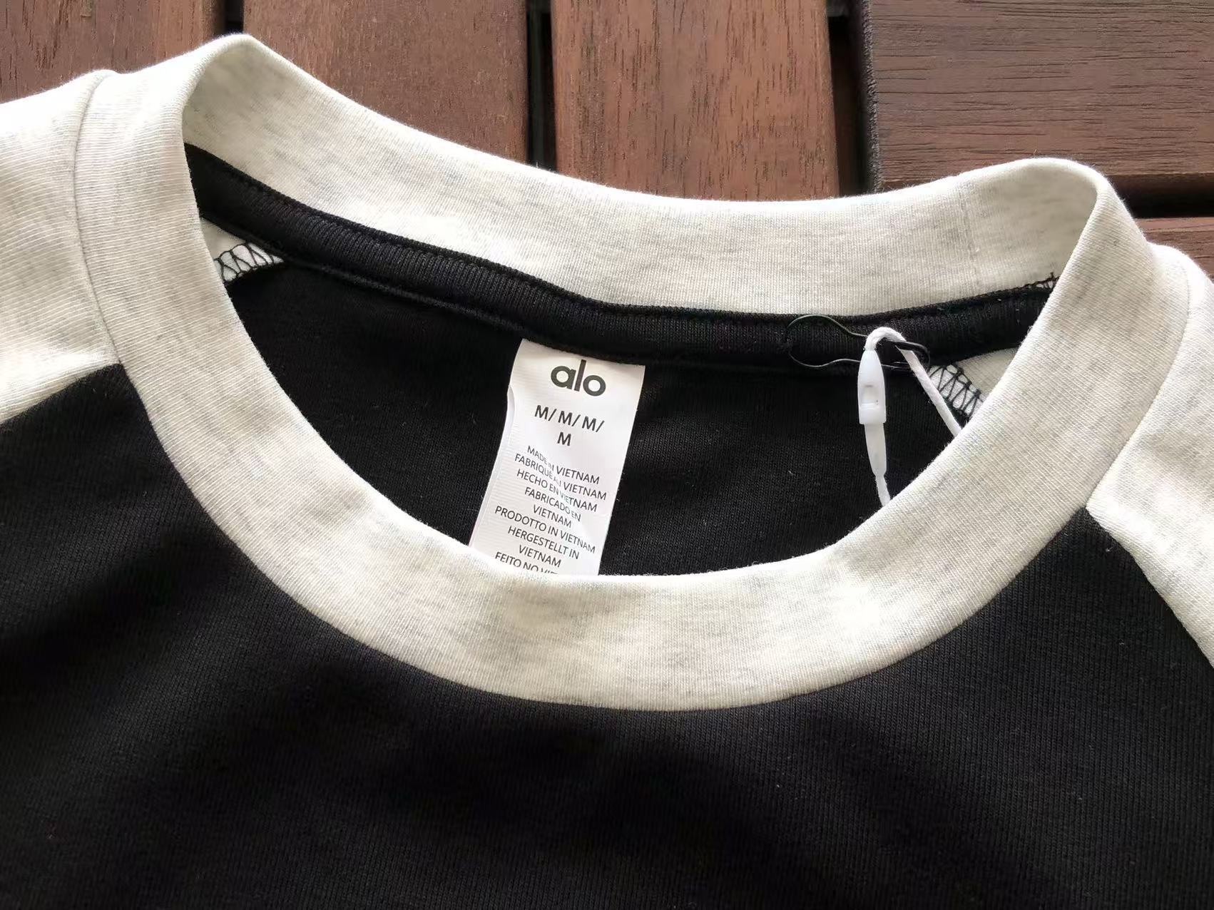 Alo Yoga Women's T-Shirt
