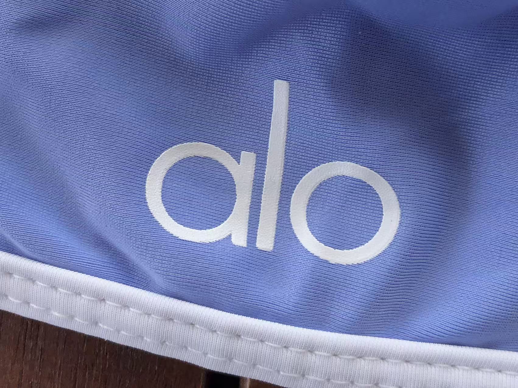 Alo Yoga Women's Bra & Leggings Set