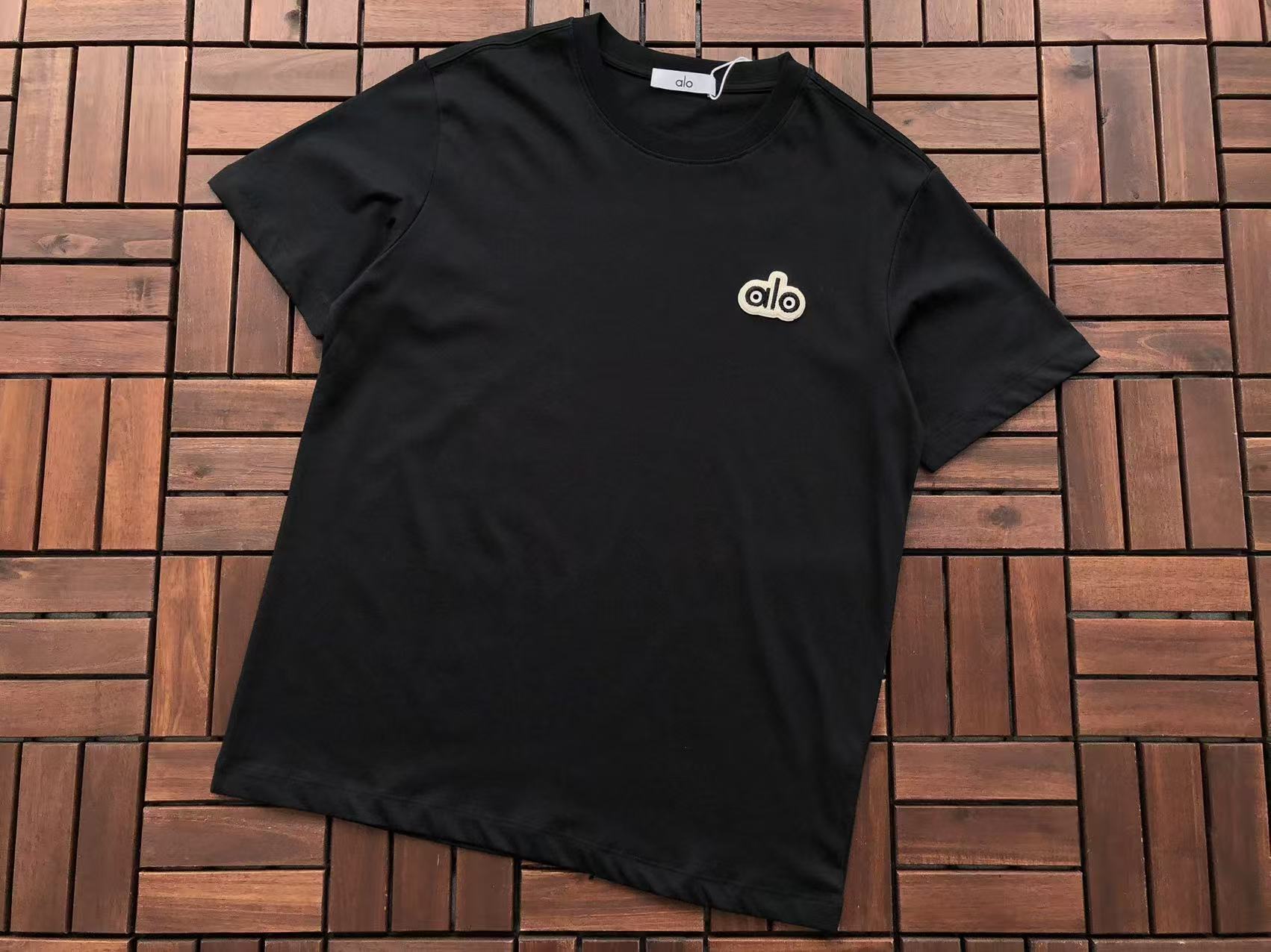 Alo Yoga T-Shirt