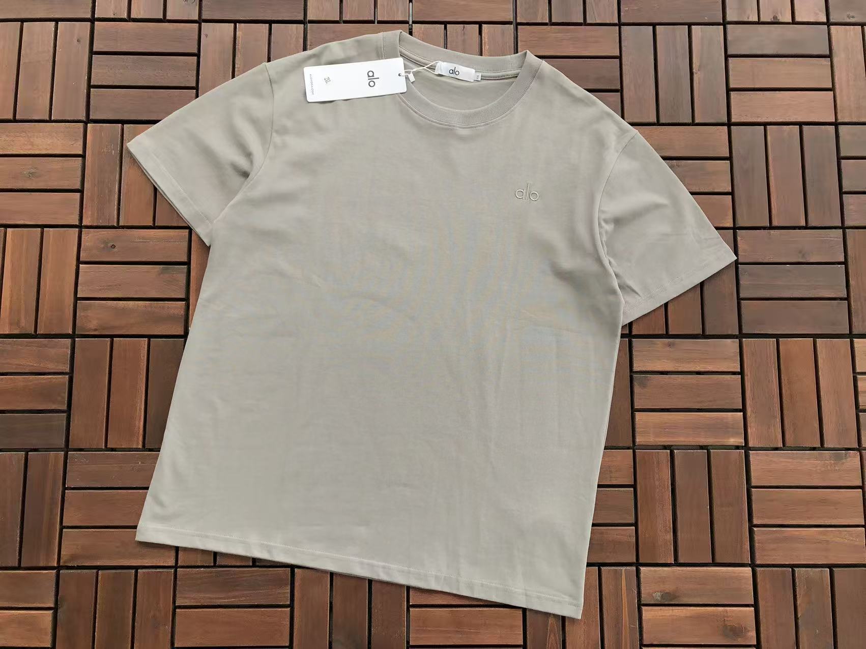 Alo Yoga T-Shirt