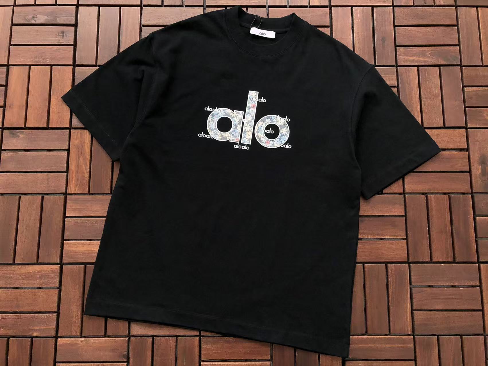 Alo Yoga T-Shirt