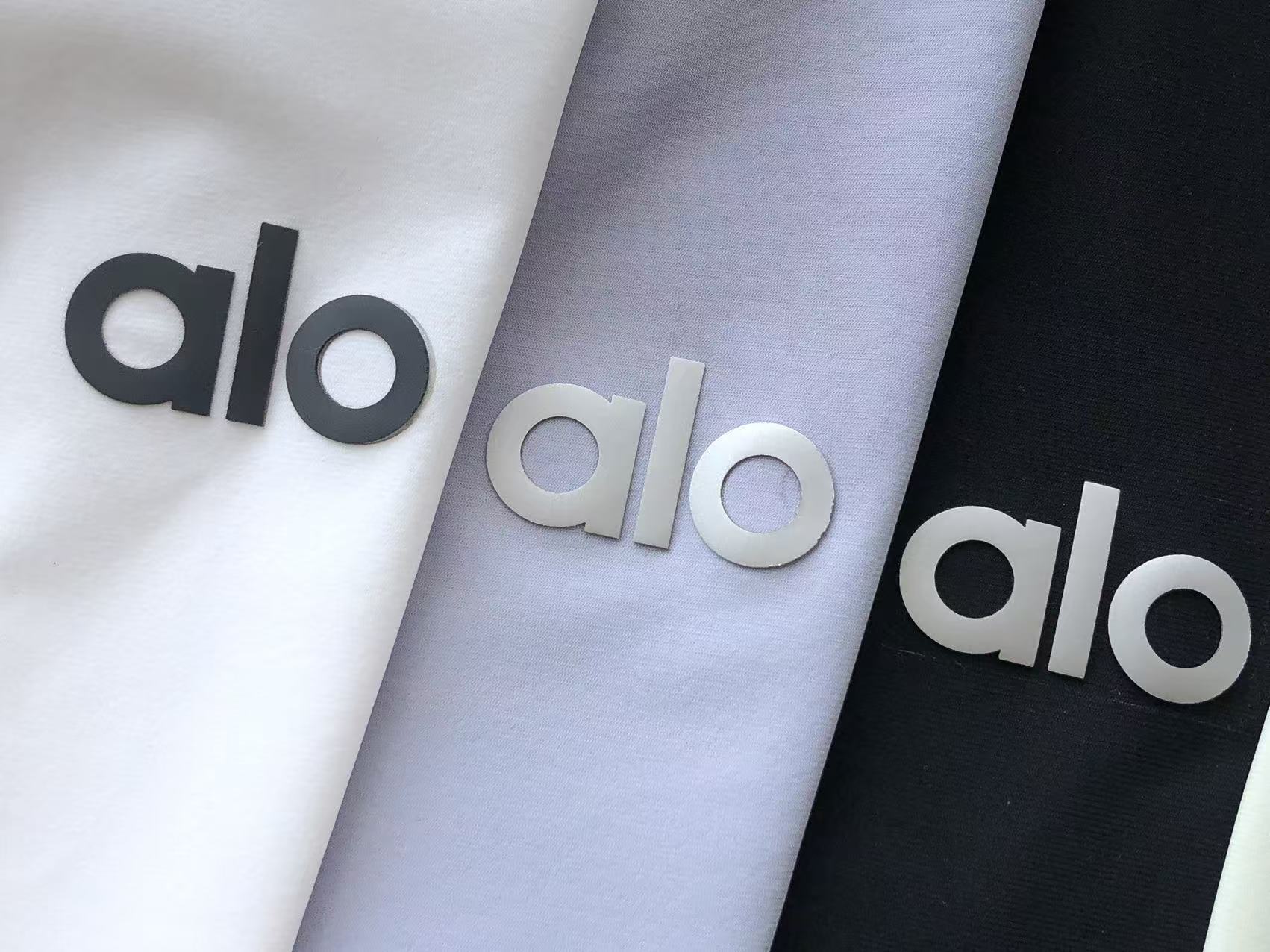 Alo Yoga Women's T-Shirt