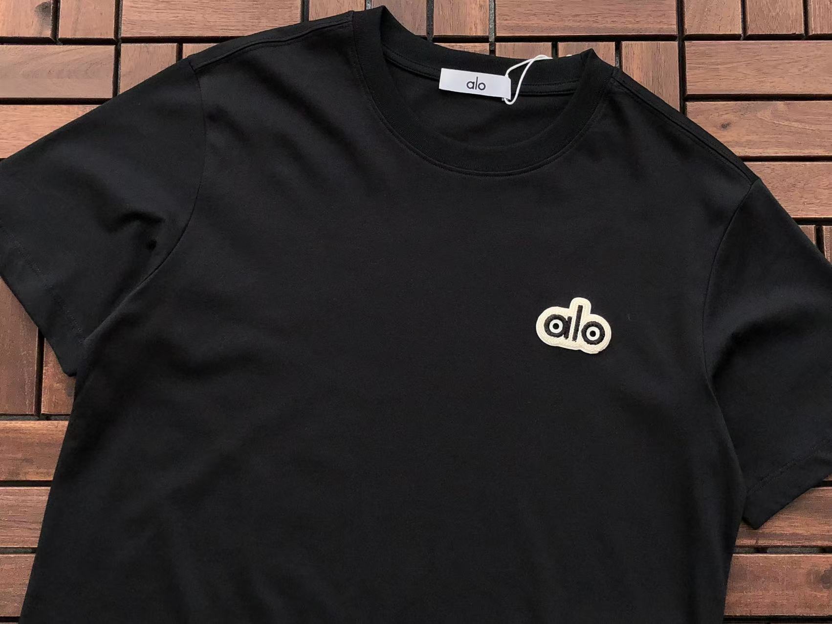 Alo Yoga T-Shirt