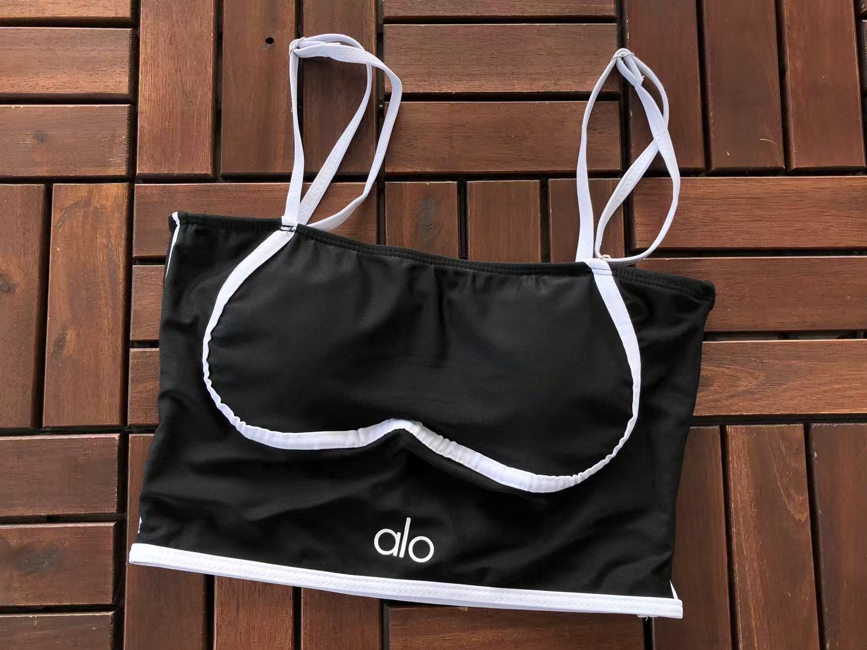 Alo Yoga Women's Bra & Leggings Set