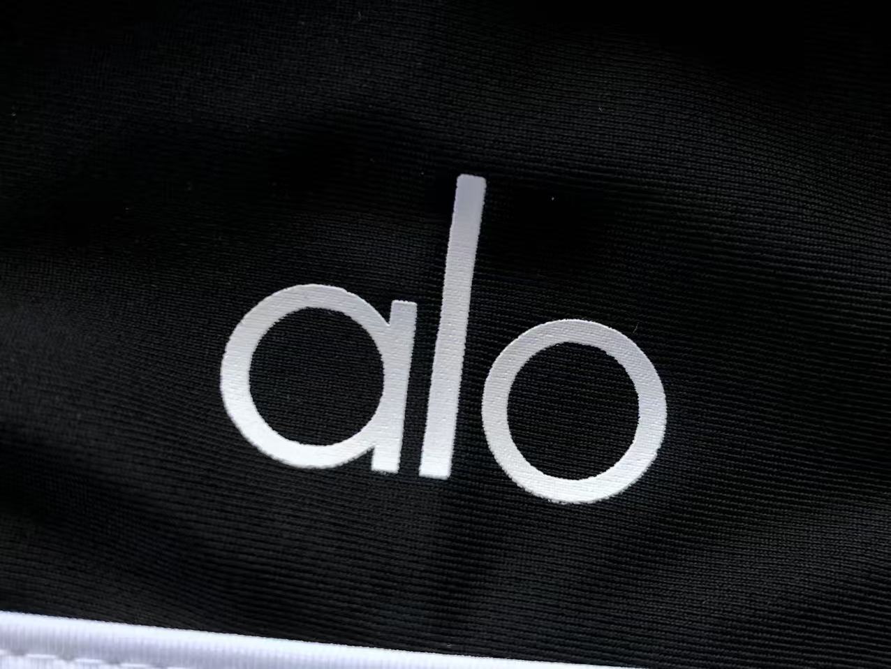 Alo Yoga Women's Bra & Leggings Set