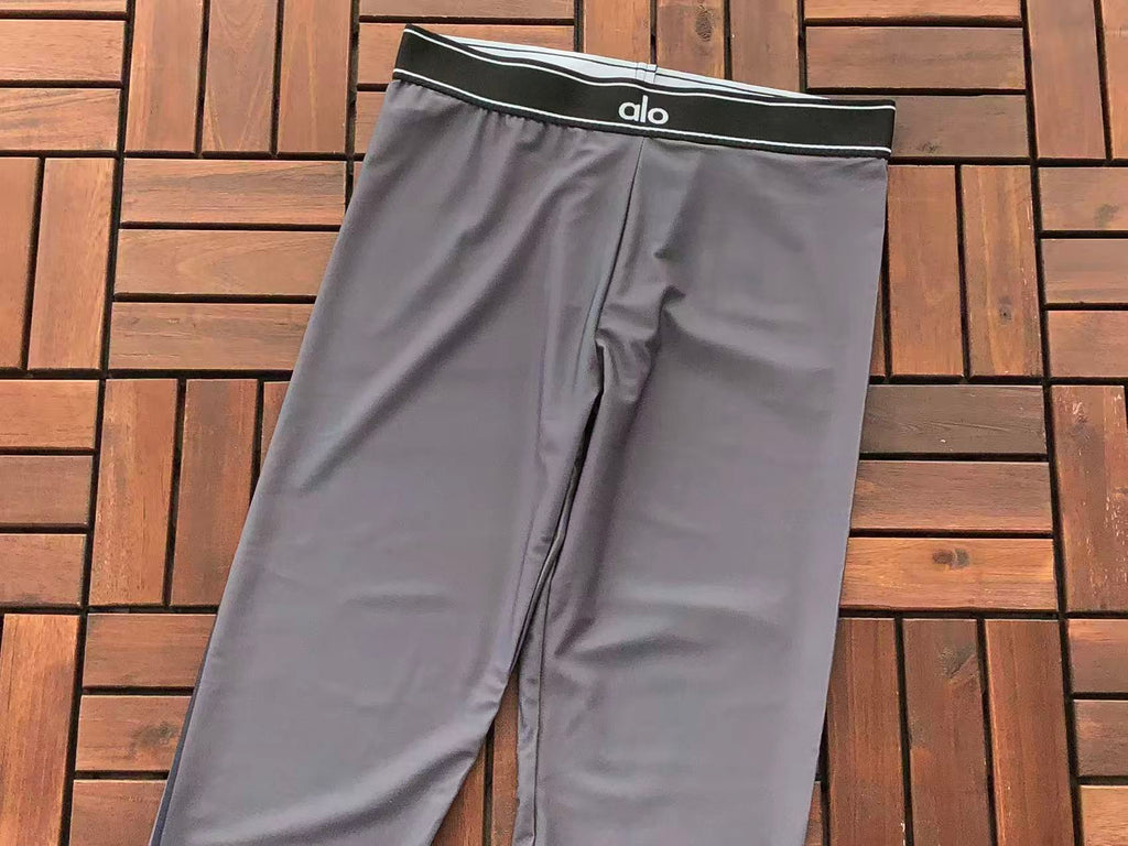 Alo Yoga Women's Yoga Set