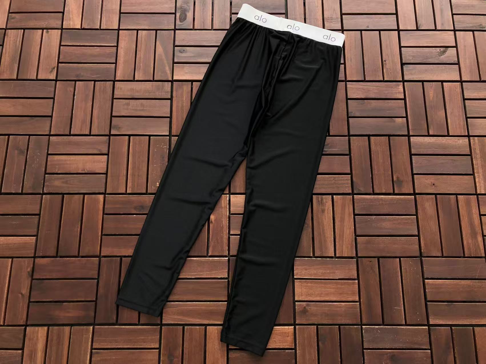 Alo Yoga Women's Bra & Leggings Set