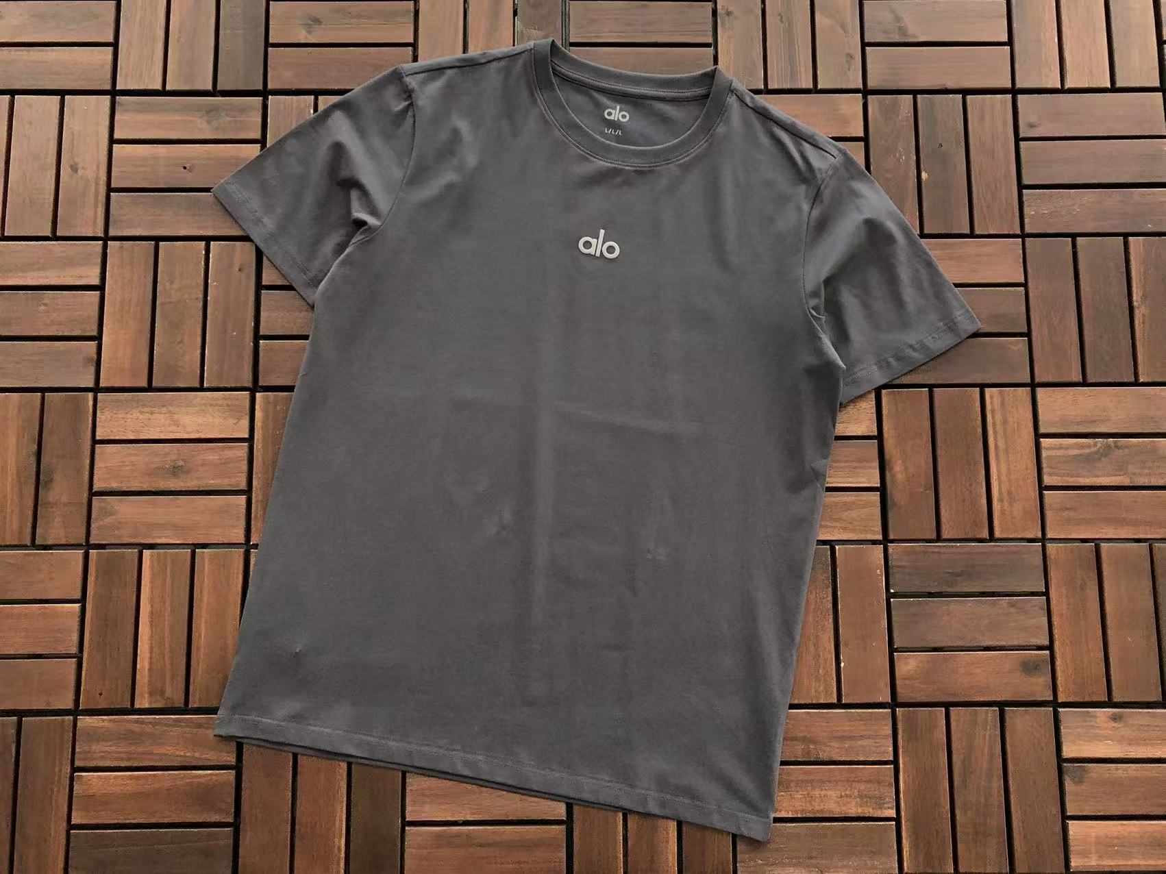 Alo Yoga T-Shirt
