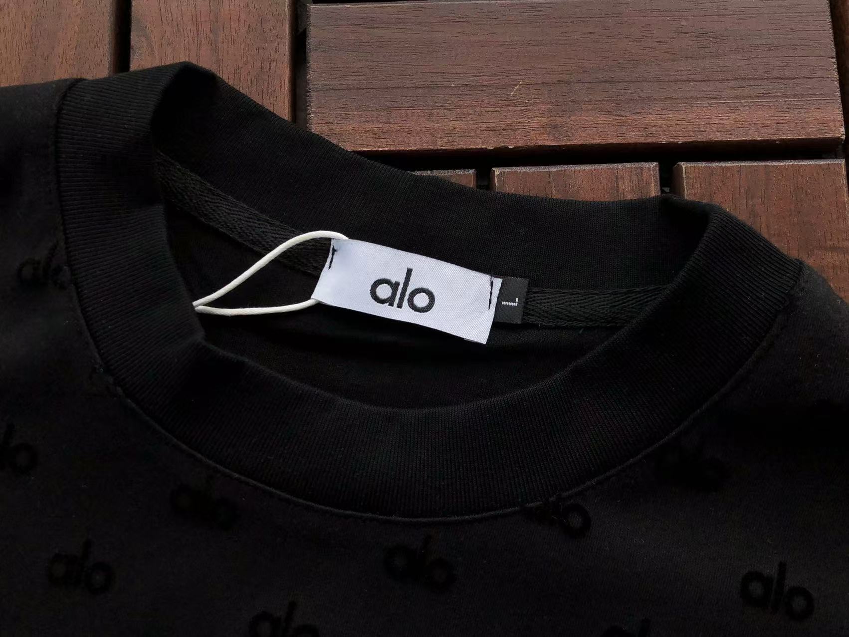 Alo Yoga Tee & Shorts Set