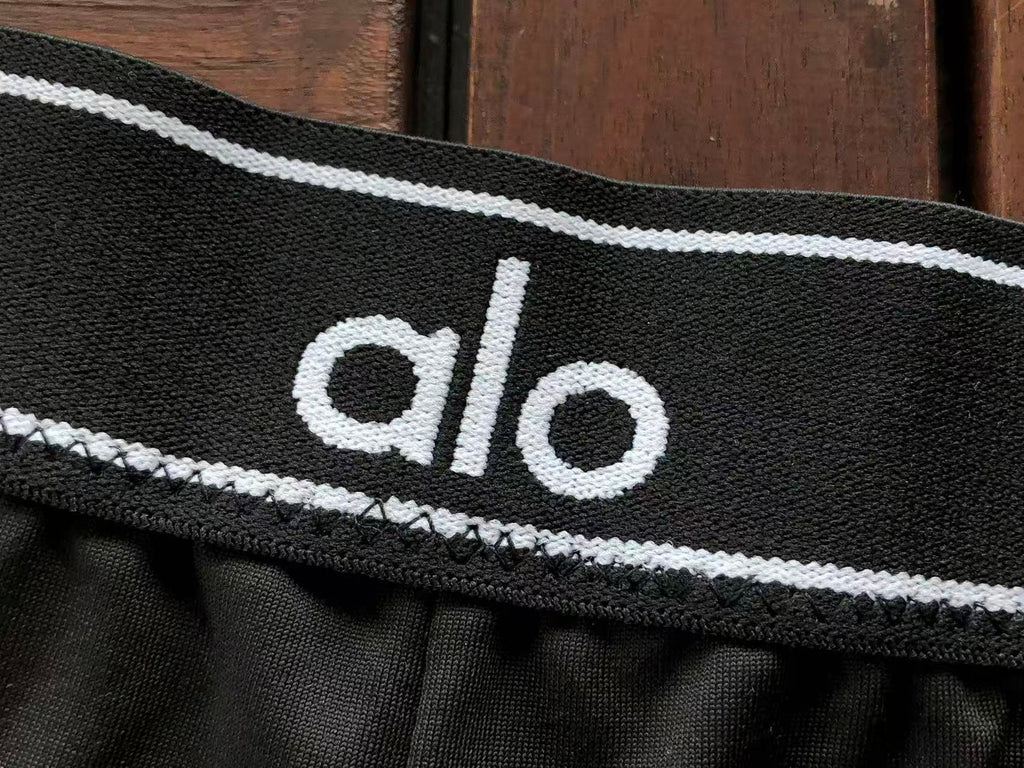 Alo Yoga Women's Yoga Set