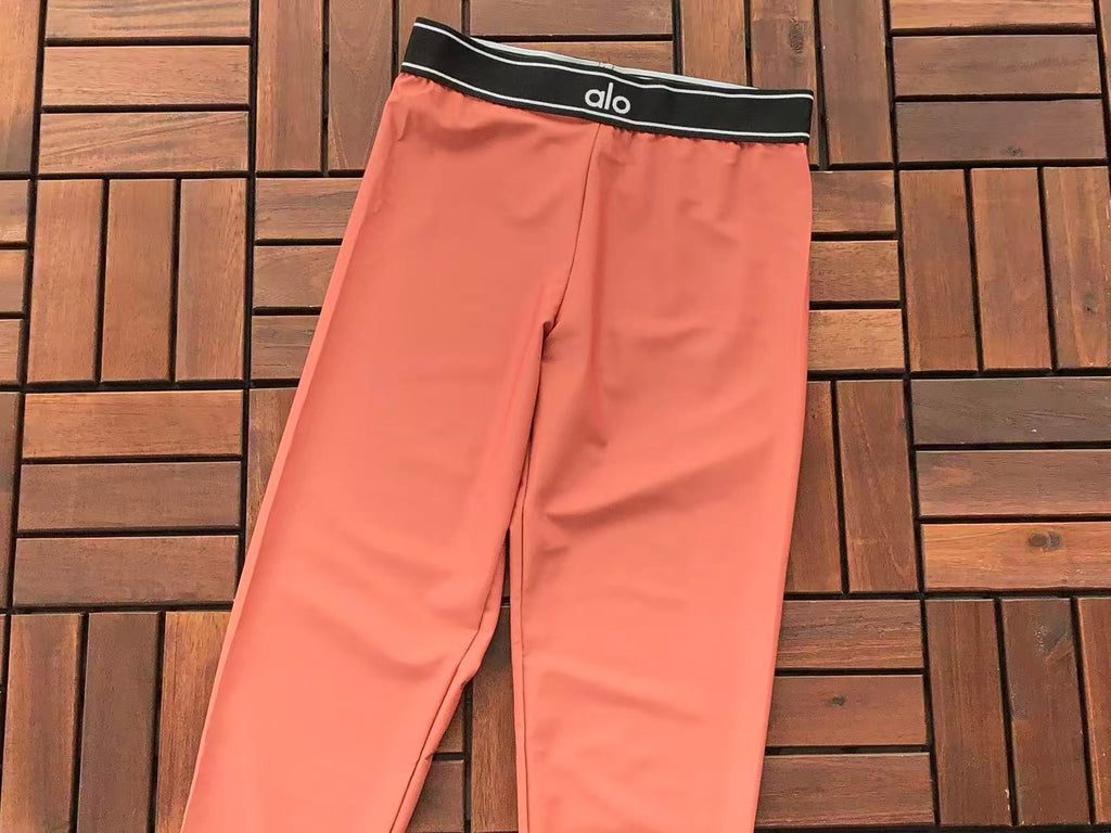 Alo Yoga Women's Yoga Set