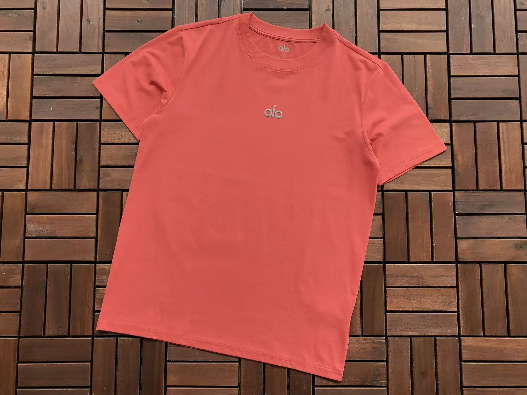 Alo Yoga T-Shirt