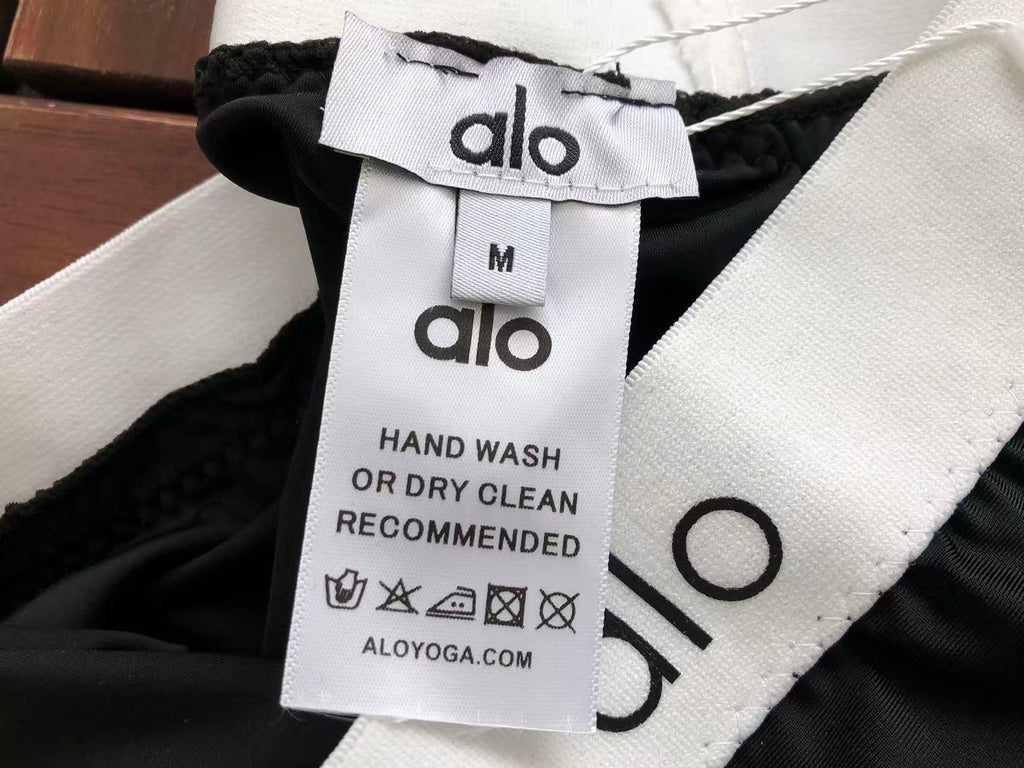 Alo Yoga Women's Bra & Leggings Set