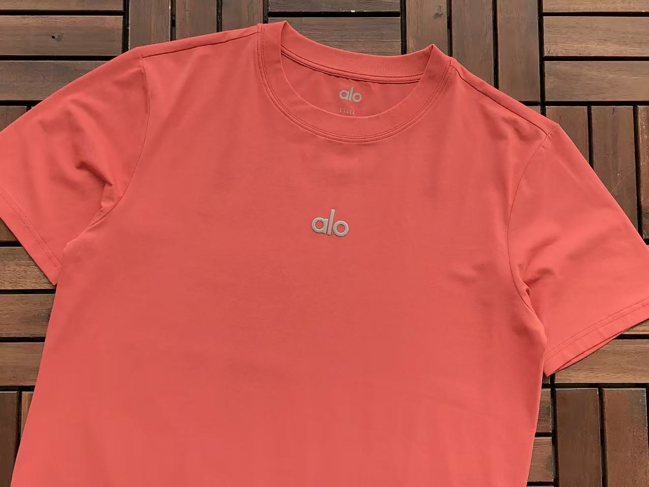 Alo Yoga T-Shirt