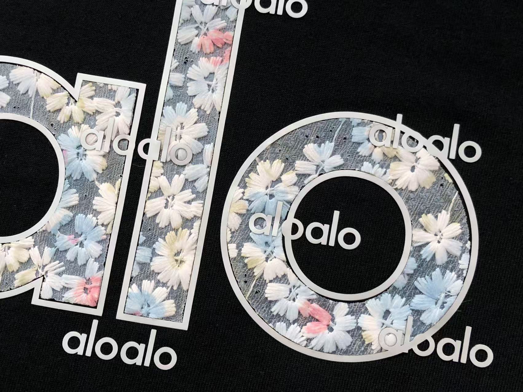 Alo Yoga T-Shirt